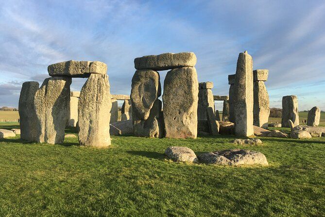 Half-Day Small-Group Tour to Stonehenge from Bath, inc Entry