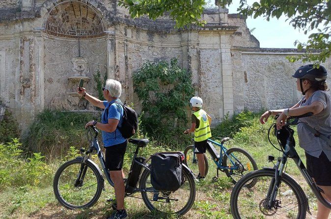 Unusual Guided Electric Bike Tour of Montpellier
