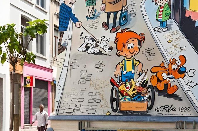 Brussels: Comics Walls Tour with Comics & Chocolate Workshop