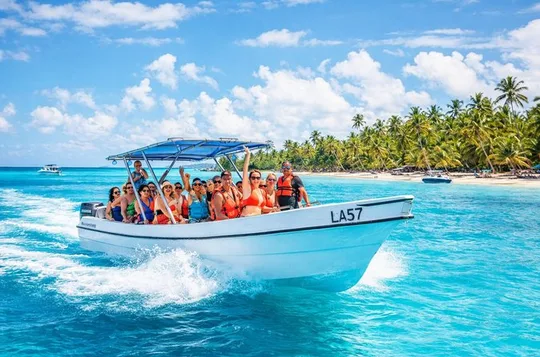 Saona Island Speedboat Tour from Punta Cana + Natural Pool