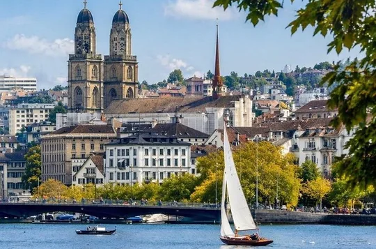 Zurich Adventure : Walking tour, Lake Cruise and Cable Car