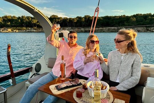 Golf Juan Sunset Sailing Cruise with aperitif at the Island