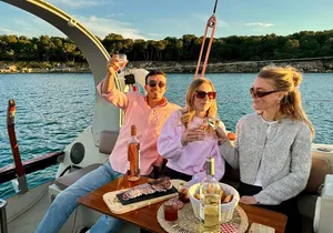 Golf Juan Sunset Sailing Cruise with aperitif at the Island