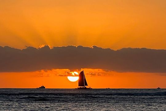 Sunset Cruise Waikiki - Golden Hour Cocktail Cruise