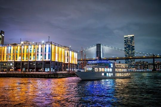 New York City Dinner Cruise on Luxury Yacht with Live Music
