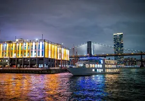 New York City Dinner Cruise on Luxury Yacht with Live Music