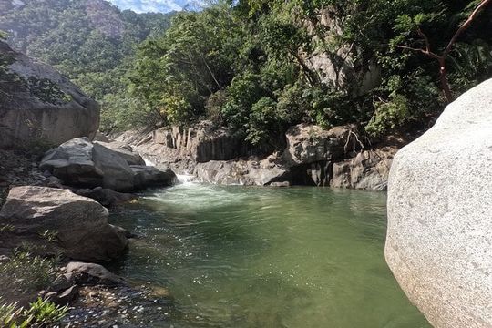 Adventure route: Hike to Cascada Escondida