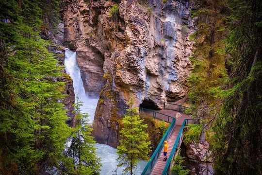 Lake Minnewanka and Johnston Canyon Small Group Half Day tour