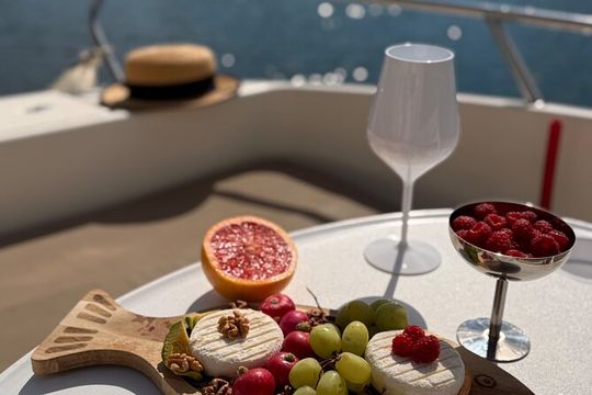 Picnic on a Boat Tour French Riviera