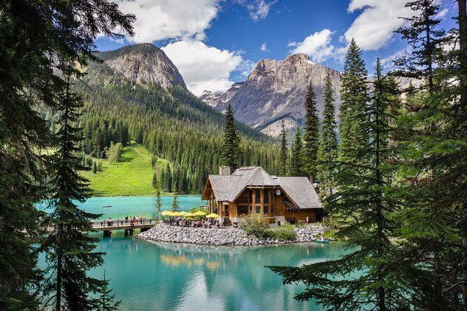 Banff Lake Louise Moraine & Emerald Lake Tour
