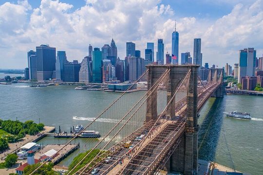 Brooklyn Bridge, DUMBO, and Skyline Guided Walking Tour