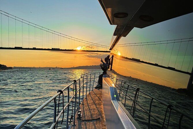 Luxury Istanbul Bosphorus Sunset Yacht Tour With Drinks & Snacks