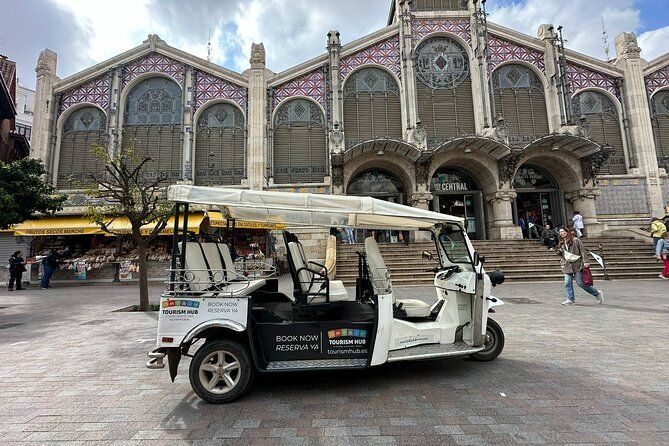 Valencia: Visit the Historic Center of Valencia in Tuk Tuk