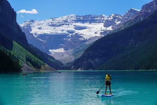 Lake Louise and Moraine Lake Small Group Half Day Tour