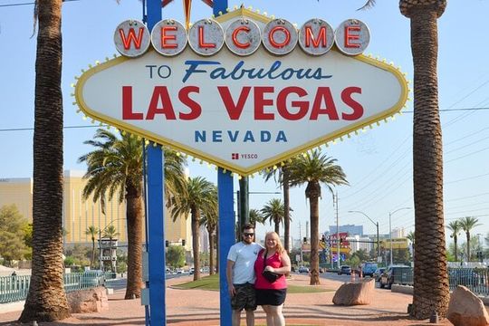 Las Vegas Tour to Grand Canyon, Hoover Dam & 7 Magic Mountains