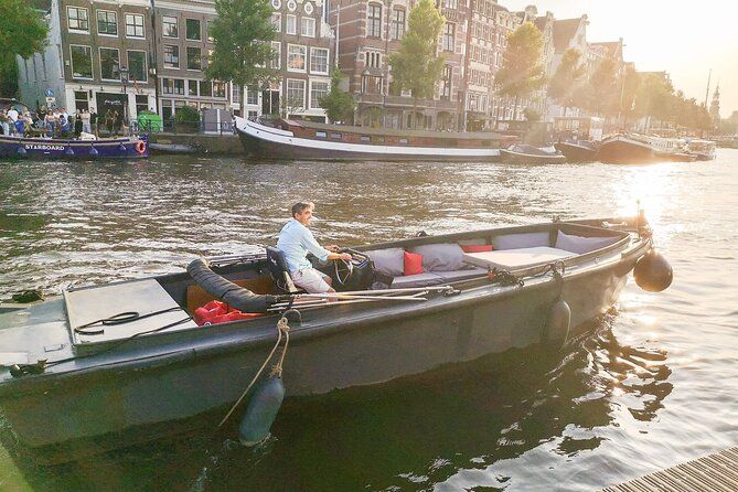 Amsterdam Private Boat Tour With Drinks - EN ES FR