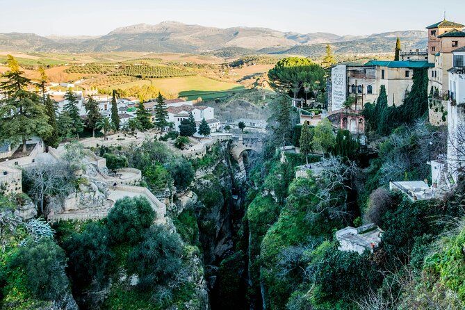 Ronda and Setenil Tour from Malaga with Free Photoshoot