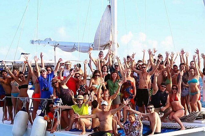 Cancun : All Inclusive Catamaran Tour to Isla Mujeres
