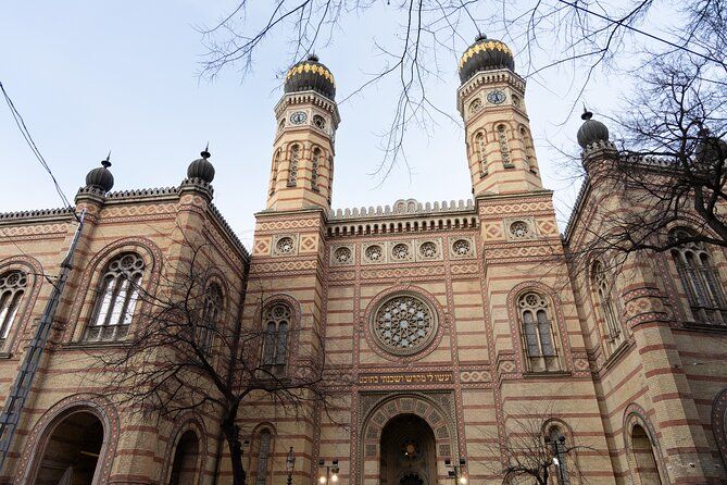 Jewish Quarter tour: skip the line Great Synagogue ticket