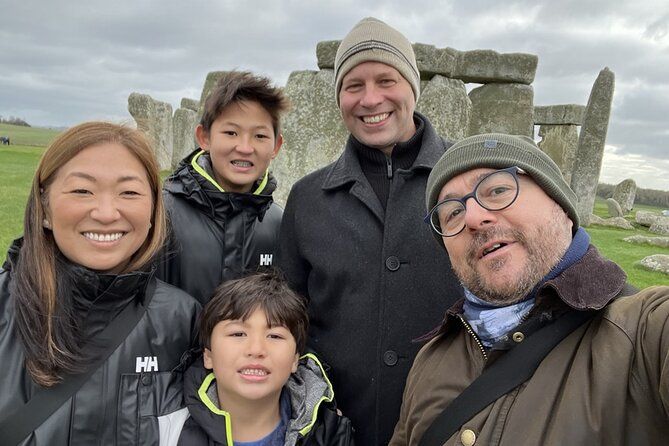 Windsor Castle and Stonehenge with Chauffeur and Guide