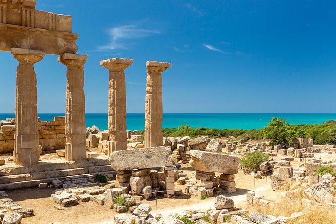 Cruise-Friendly Sicily Taormina and Castelmola Tour from Catania