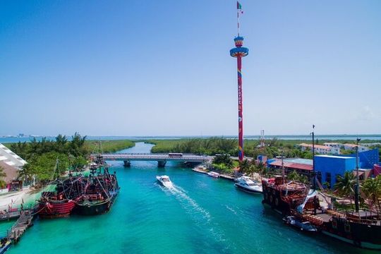 Cancun Guided Sightseeing SkyWheel, Letters and Shopping