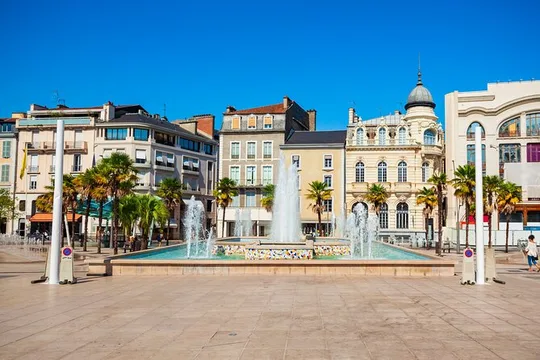 Explore Pau in 60 minutes with a Local