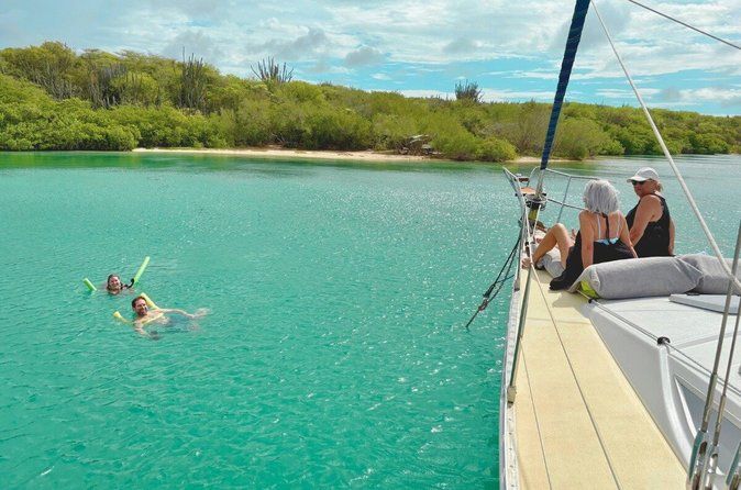 Curacao Private Luxury Boat & Lunch Experience