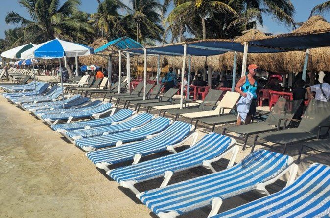 El Mariachi Loco Beach Club