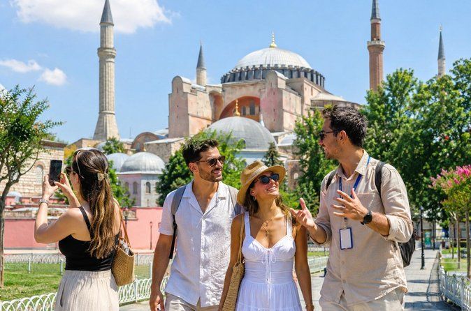 Private Guided Tour Hagia Sophia, Cistern, Topkapi with Skip Line