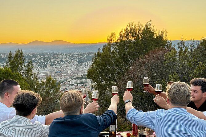 Nice: Sunset & Homemade Apéritif in a historic Land Rover!