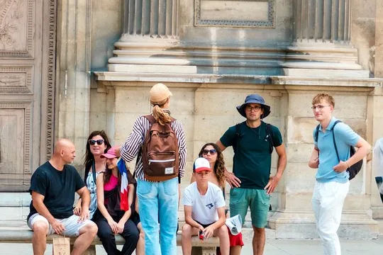 Free Perfume Museum & Opera District Tour in English