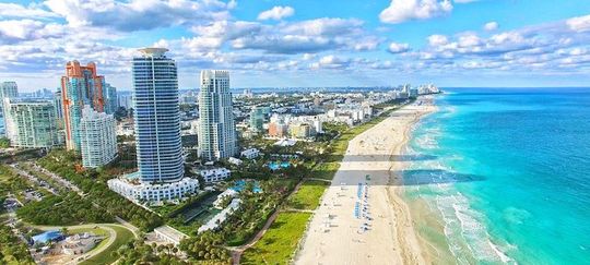 South Beach Private Tour with Sightseeing Yacht Experience