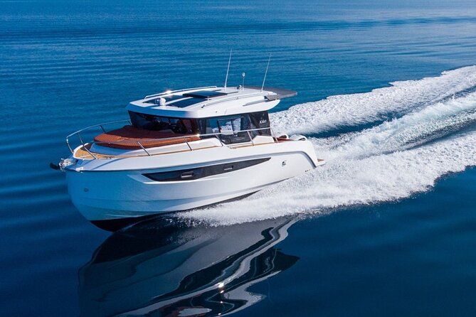 Luxury Private tour on the Kavi 9 Yacht 2025