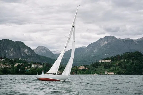 Private Sailing Boat Tour Classic Lake Como with Aperitif
