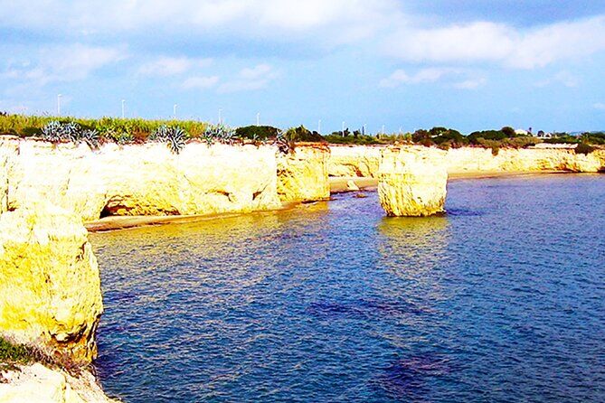 Avola : Private boat to the Faraglioni di Punta Ciriga with aperitif