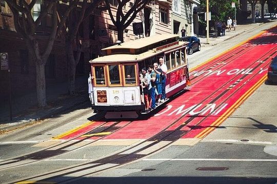 San Francisco: Cable Car Audio Tour with Entrance Ticket