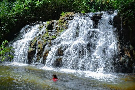 Private Waterfalls Hike and Swim in Lihue