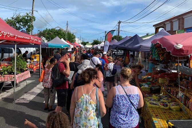 Naples Historic Center Walking Tour & Underground Entry & Lunch
