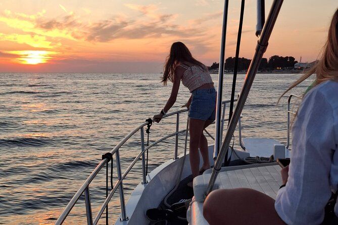 Zadar Sunset Tour by Boat with Wine and Snacks