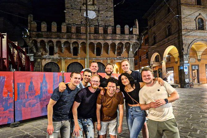 Bologna Pub Crawl to meet people