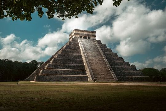 Small Group with early access to Chichen Itza, Ekbalam and Cenote