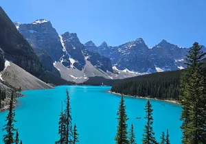 Private Calgary to Lake Louise and Moraine Lake Tour