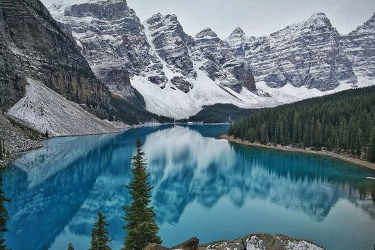 Shuttle from Banff or Canmore to Moraine Lake and Lake Louise