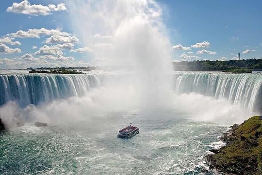 Private Full Day Niagara Falls Tour from New York