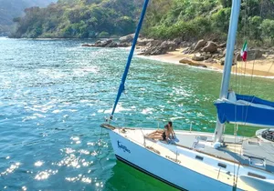 Exclusive Sailing Tour with Snorkeling in Puerto Vallarta