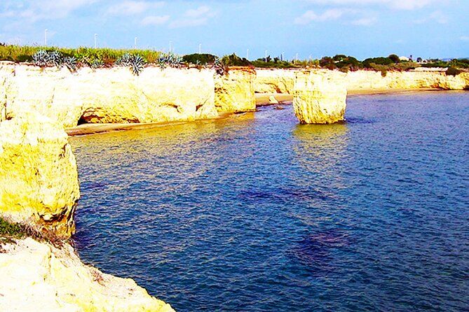 Marzamemi: Private boat tour to the Faraglioni of Punta Ciriga