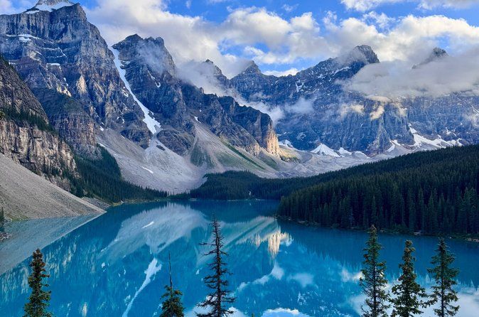 Sunrise Views / Relaxed Day Shuttle to Moraine Lake & Lake Louise