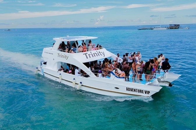 Hip Hop Beat and Live Dj Adults Only Party Boat and Free drinks