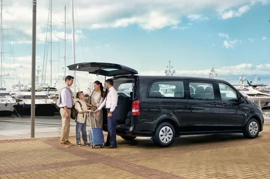Prague to Budapest Private Sightseeing Transfer